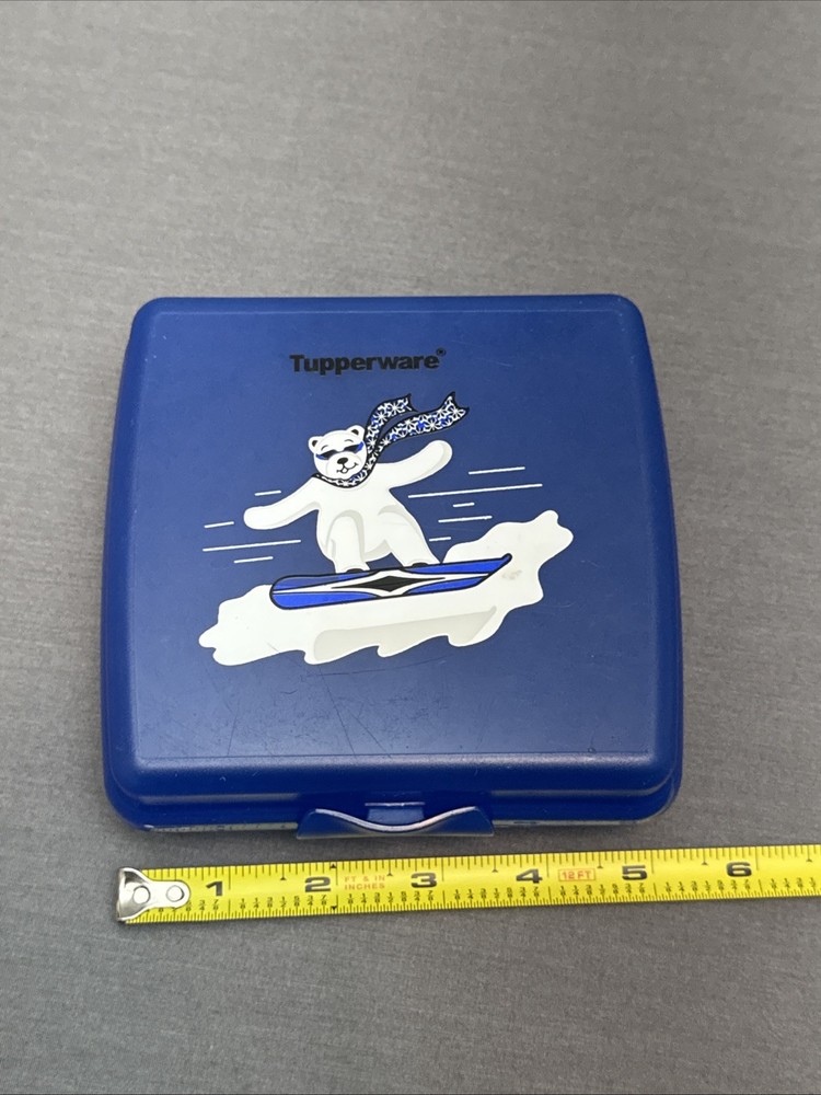 Tupperware Polar Bear Sandwich Keeper