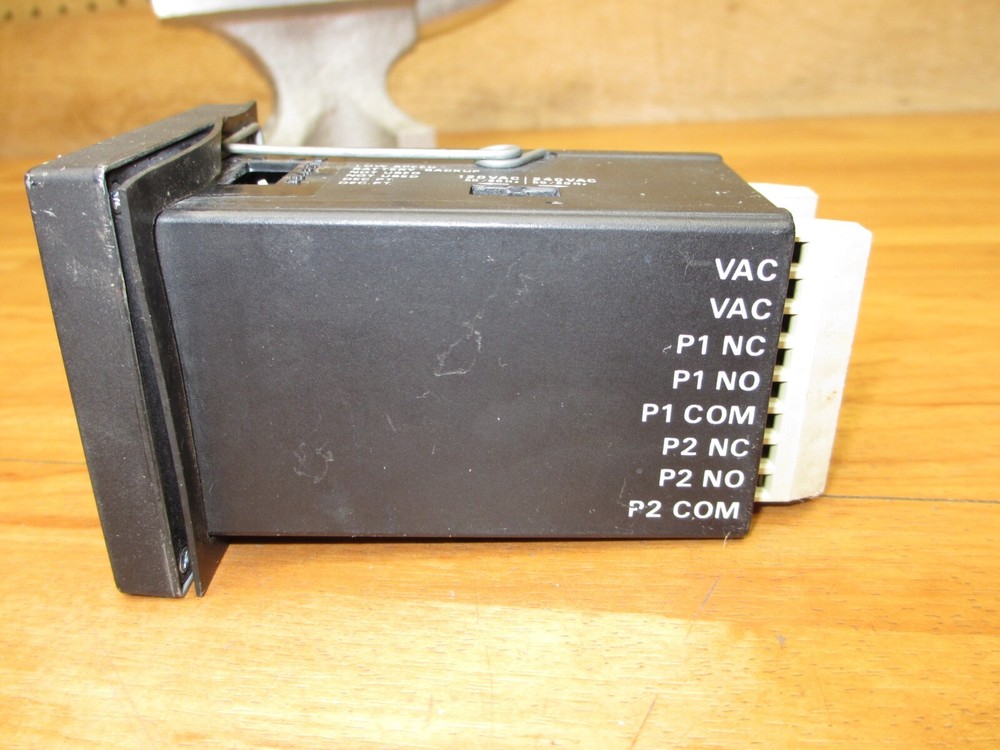 Durant 45660-400 *USED POWERS UP* Timer Counter