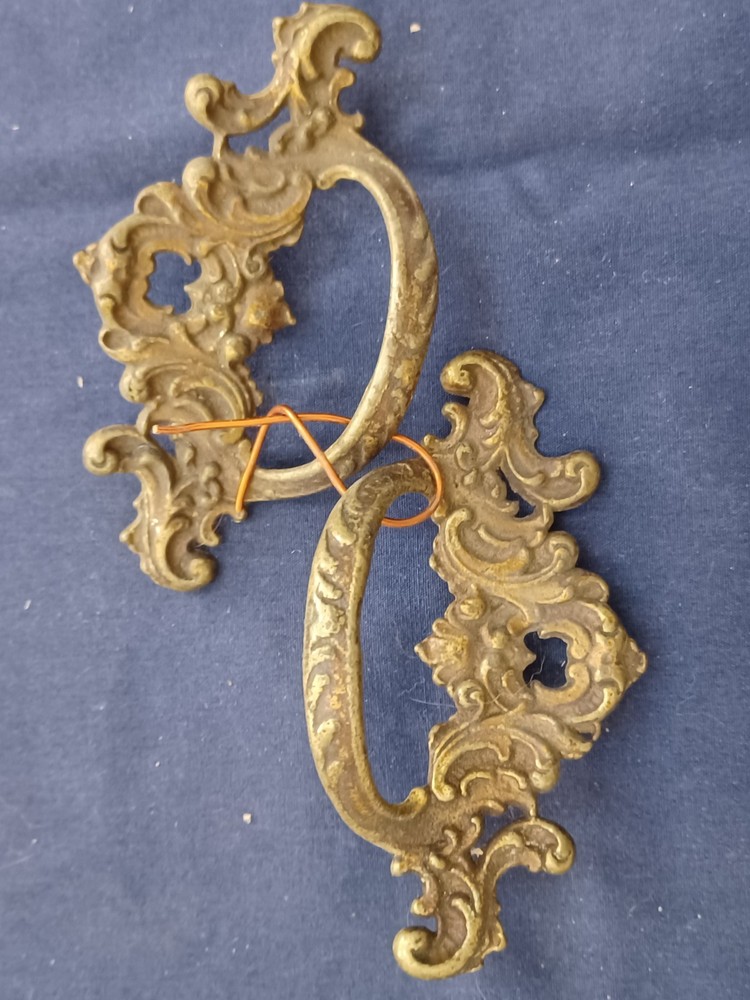 2 ANTIQUE BRASS DRAWER PULLS HARDWARE LOT #111