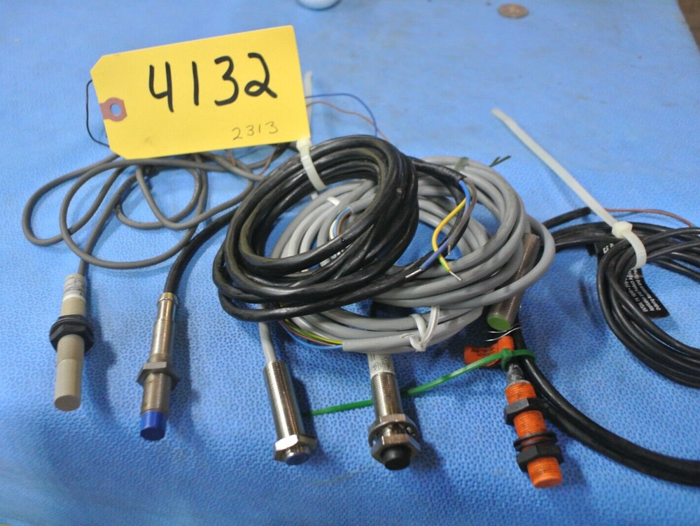 Omron, GE, Efector, Allen Bradle Micro Switch Sensor 12mm Barrel