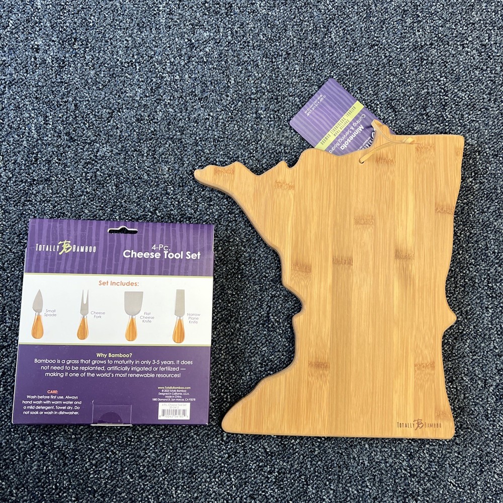Minnesota United Cutting Board And Cheese Tool Set