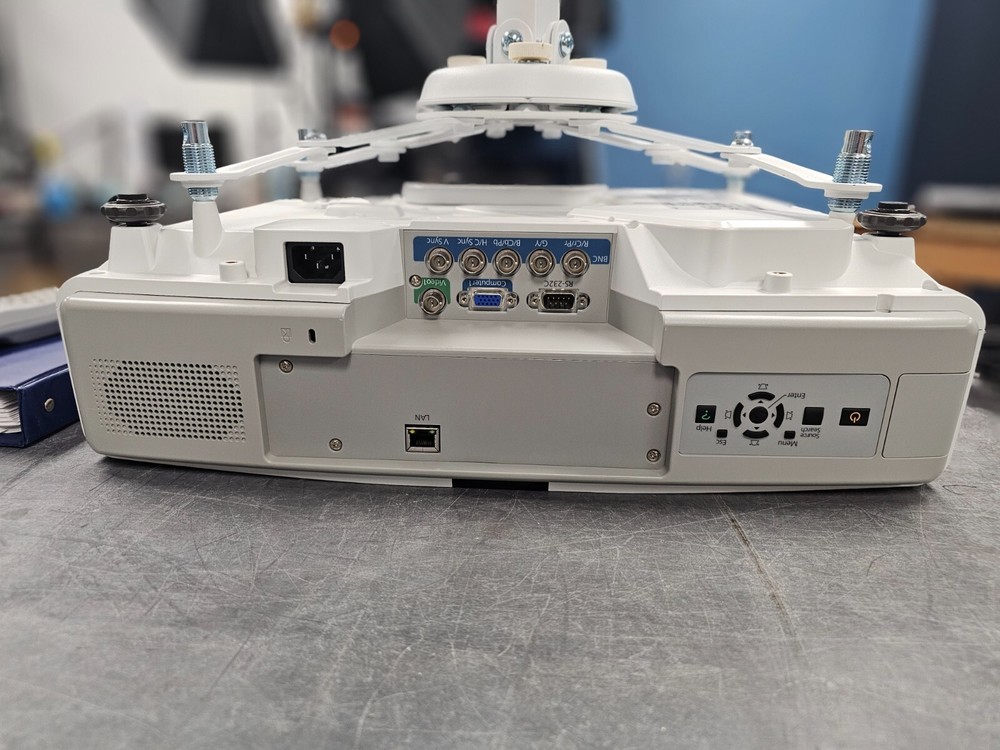 Epson PowerLite 4100 Projector H380A