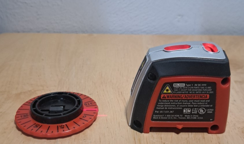 BLACK+DECKER BDL220S Level