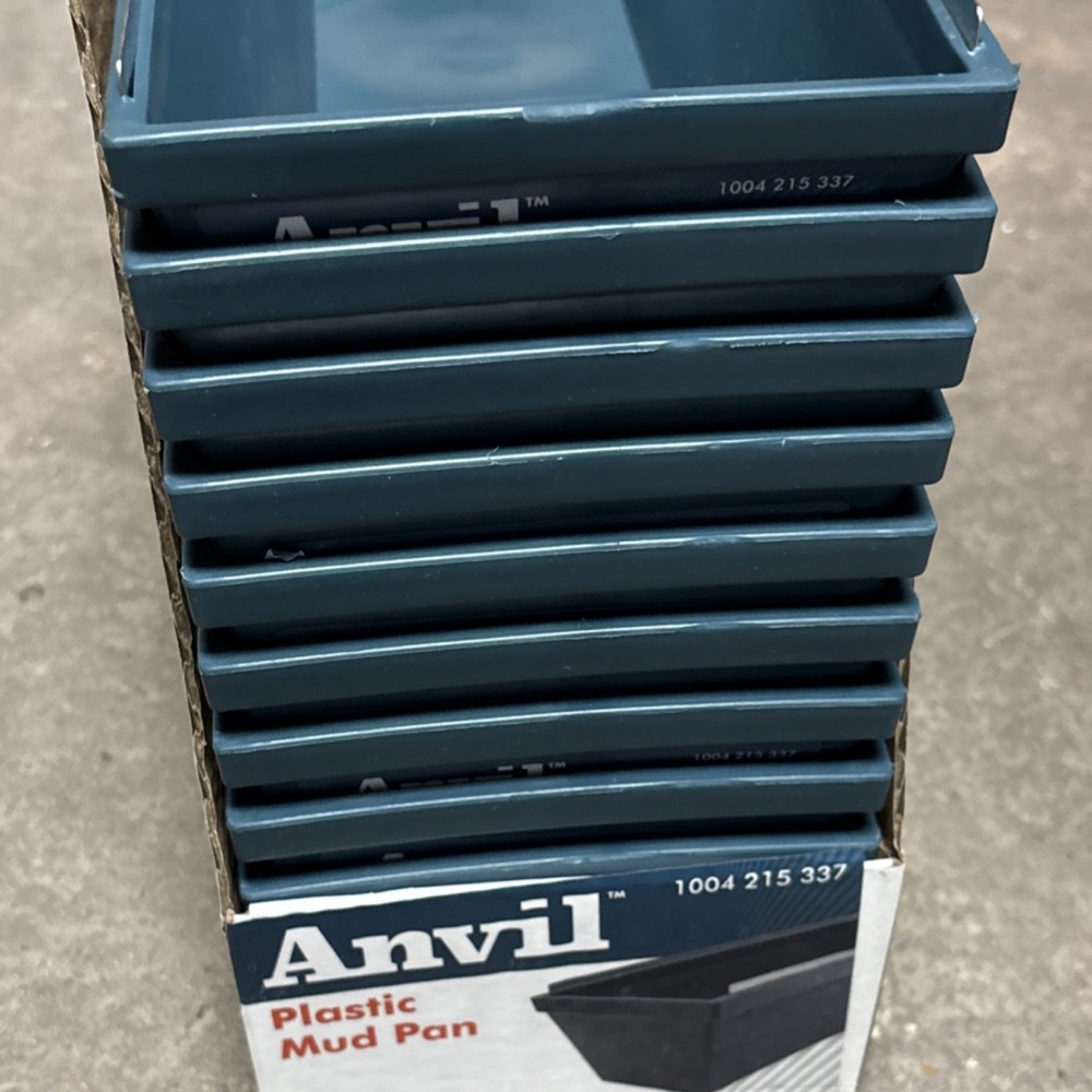 Anvil Plastic Mud Pan 14 in / 35.5 cm