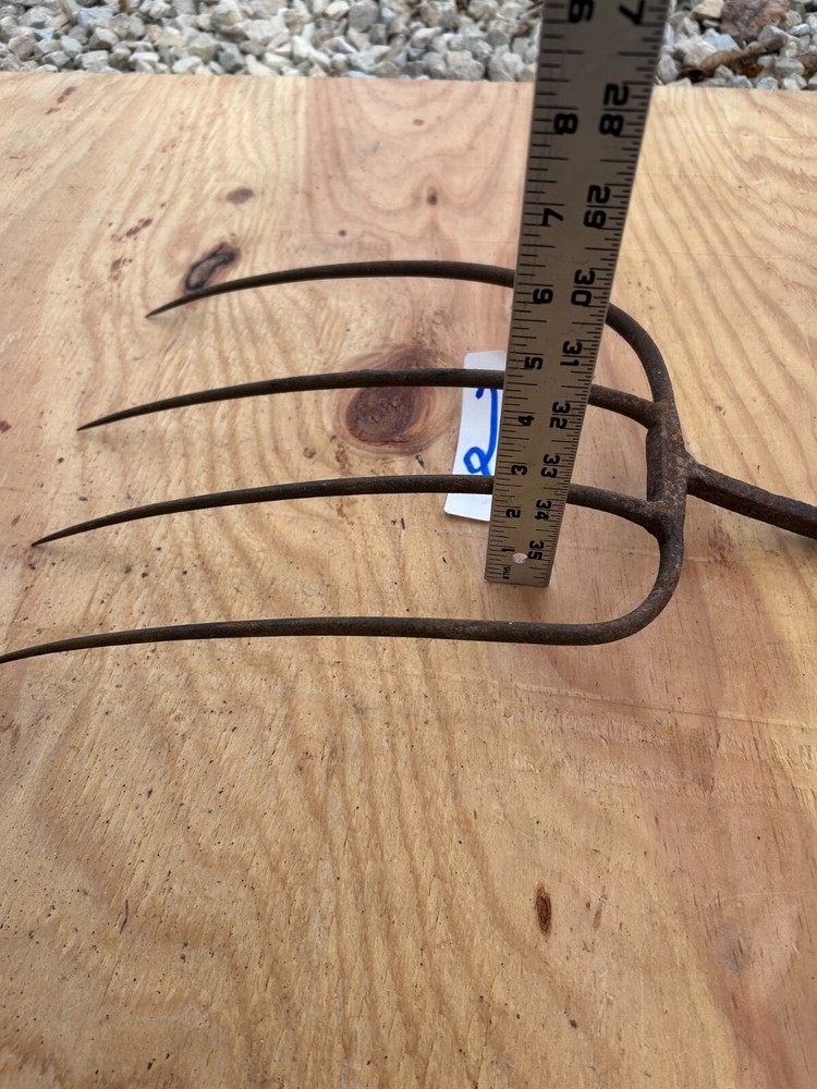 Fork Rake Head 4 Thines Rusty Rustic no handle Original Vintage Primitive Metal