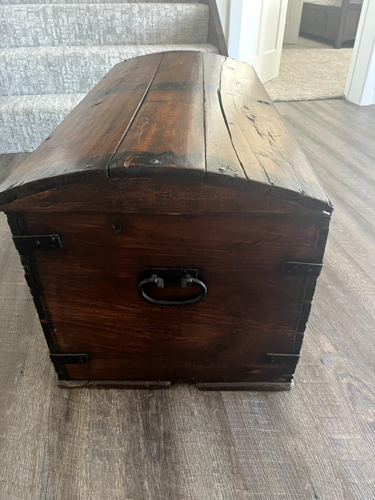 1830 Immigrant Trunk- dome shaped