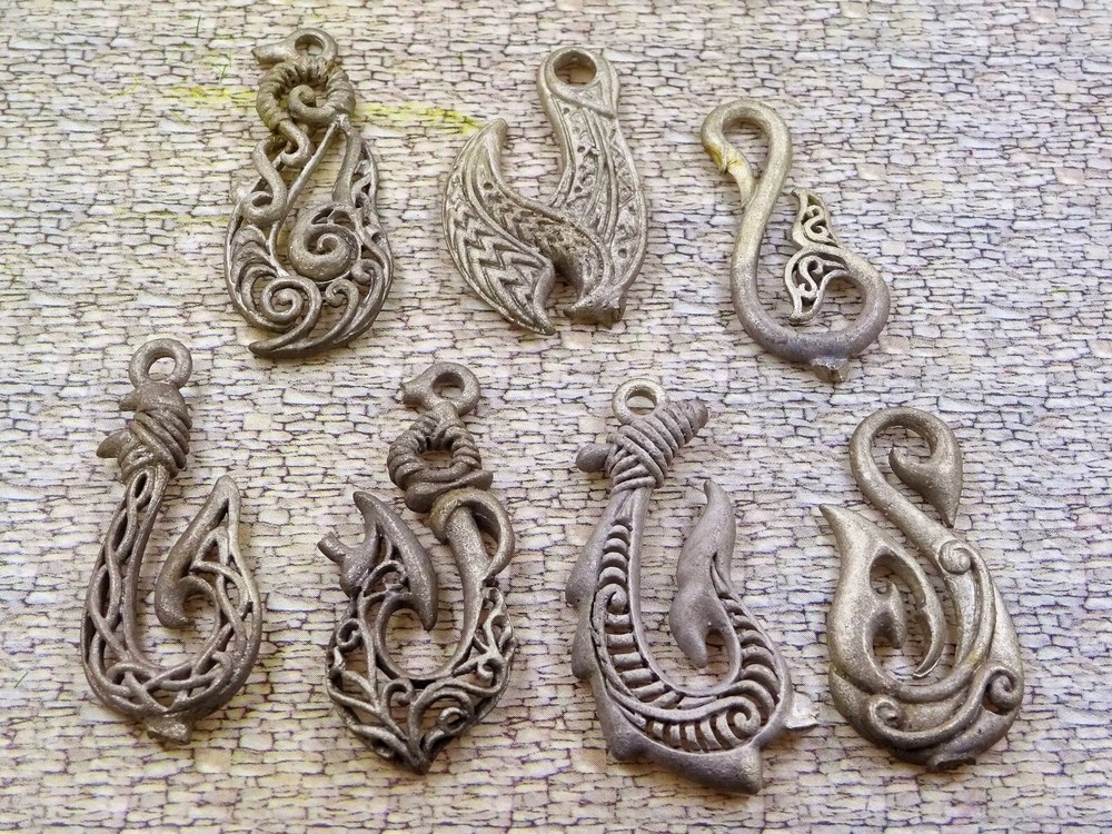 Artisan Component Parcel: 7 White Brass Maori Hooks - Estate Parcel