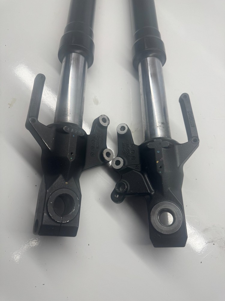 KAWASAKI VERSYS 650 2021 FORKS PAIR