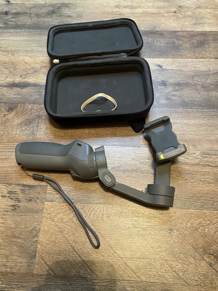 DJI Osmo Mobile 3 - Gimbal Stabilizer