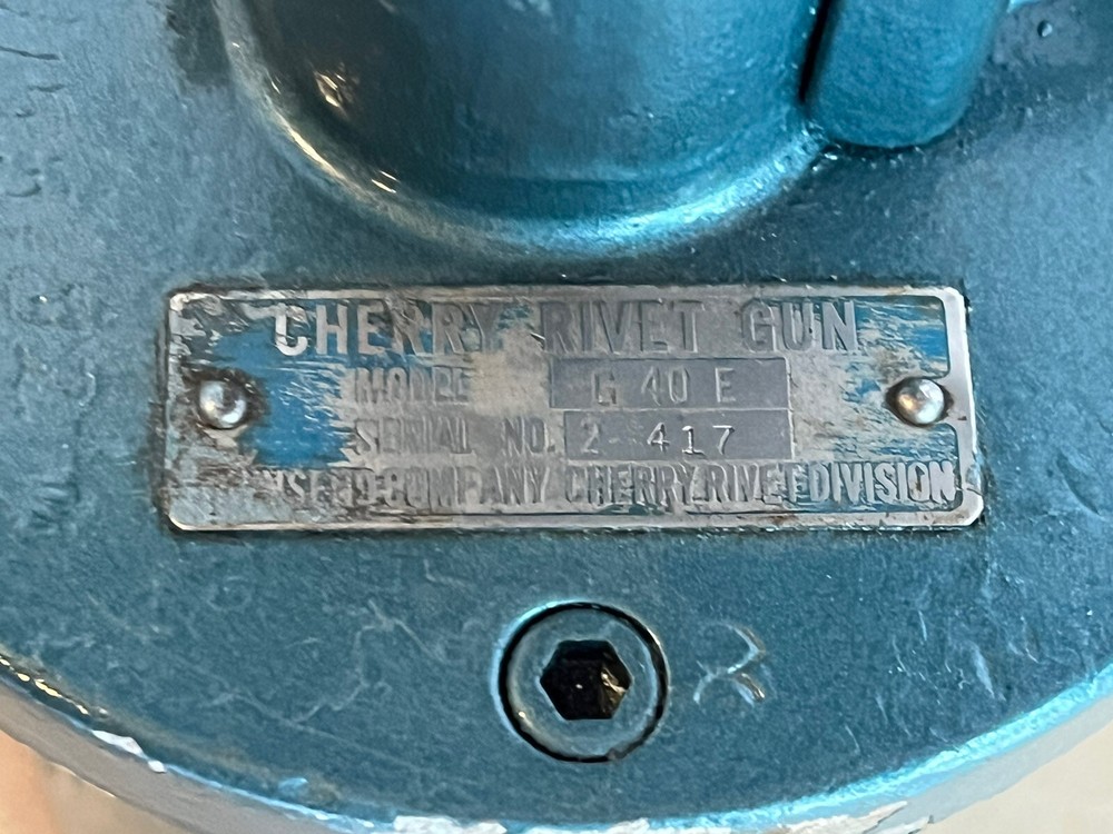 Cherry Rivet Gun Model G40E w/ Pulling Head No. H9040