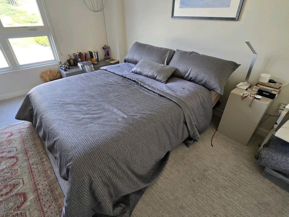 Adjustable Bed Base With Wireless Remote Control, 750 Lbs Capacity