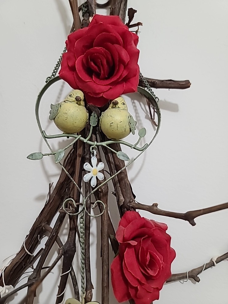 Grape Vine Swag With Roses