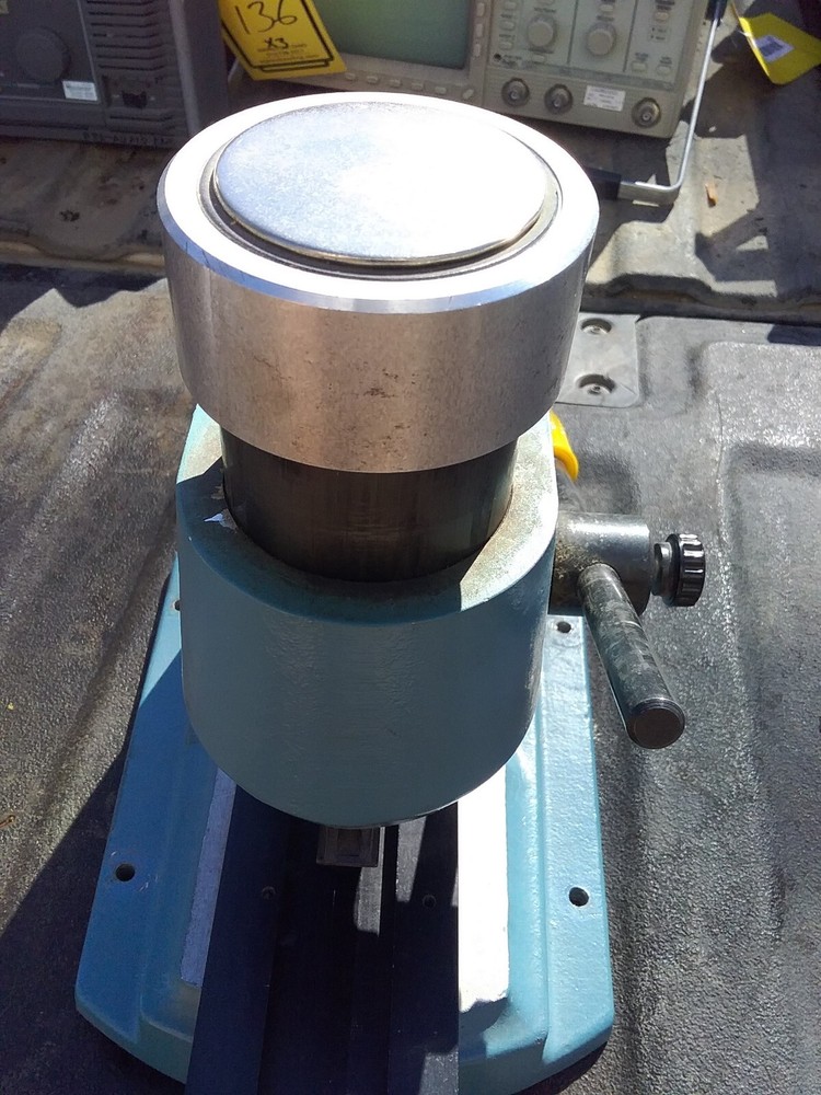 AMP Benchtop Assembly Press Model 91085-2 ( Used )