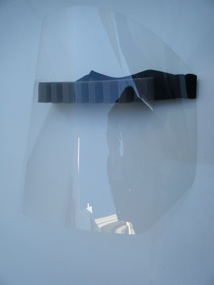 Case of 100 Oakley face shields