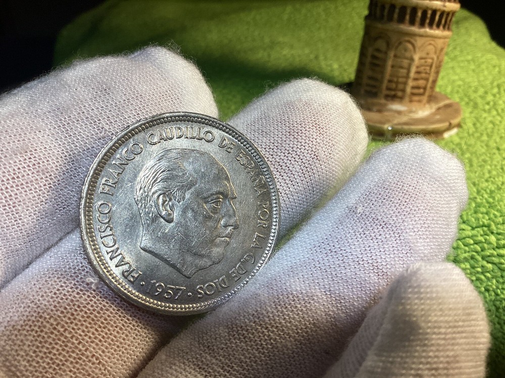 TWO 1957 SPAIN 🇪🇸 50 PTAS COINS EDGE LETTERING BOTH LOOK 👀 UNCIRCULATED