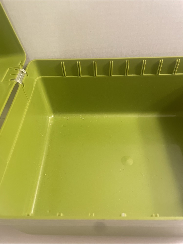 CRAFT SEWING Green Vintage Plastic Storage Container With Handle And Latch