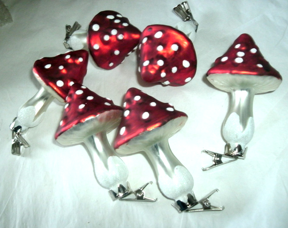 6  HANDPAINTED GLASS CLIP MUSHROOM ORNAMENTS, 4"