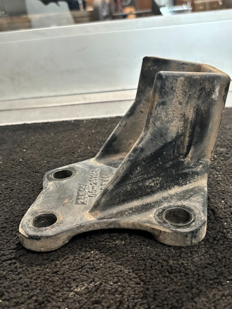 Caterpillar Diesel Engine Left Rear Motor Mount 05-25131L