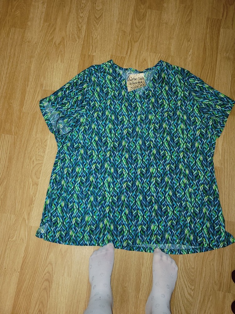 Butter-soft 2X Patterned & Solid Blue Green Scrubs Set