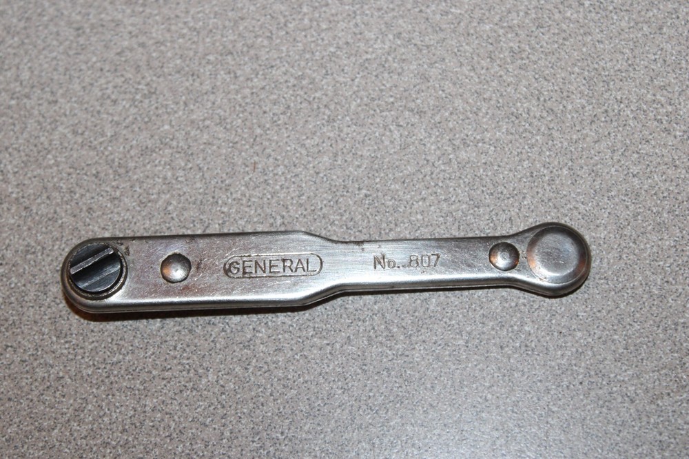 Vintage General Tools Ratcheting Offset Screwdriver #807 USA