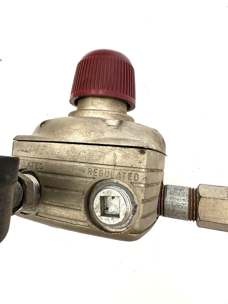 DeVILBISS Air regulator and water separator and hose