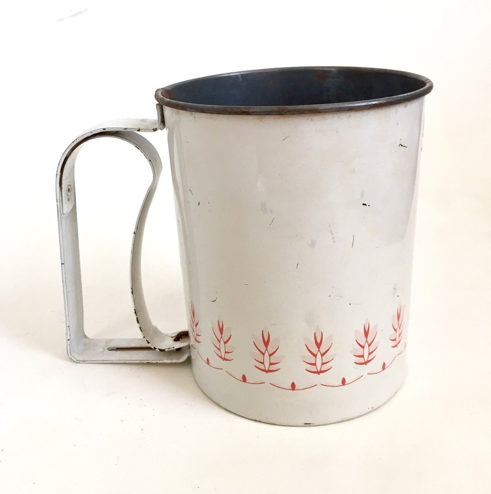 Vtg Androck Flour Sifter 3 Cup White Wheat Litho Rustic Rusty Kitchen Decor