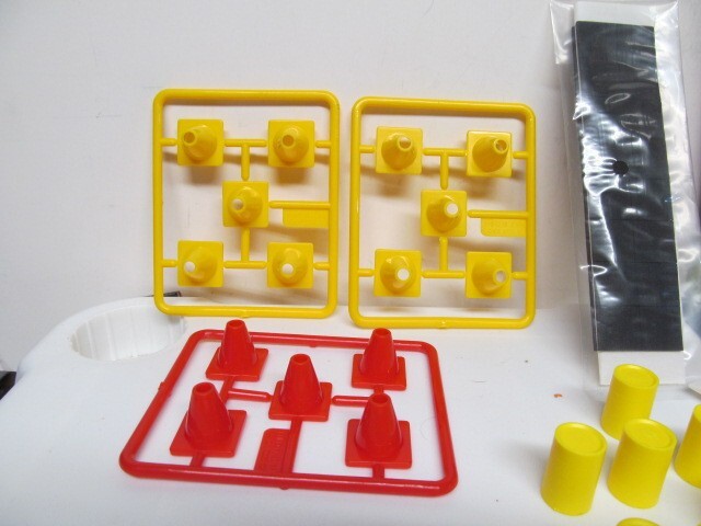 R/C Micro Sizers - New Unused - Guide Rail & Pylon Set