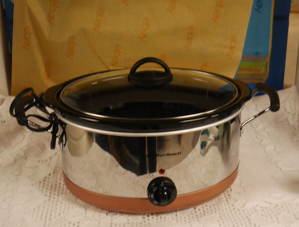 HTF EUC  5.5 QT. HAMILTON BEACH CROCKPOT MODEL 33064 MINT CONDITION VERY CLEAN.