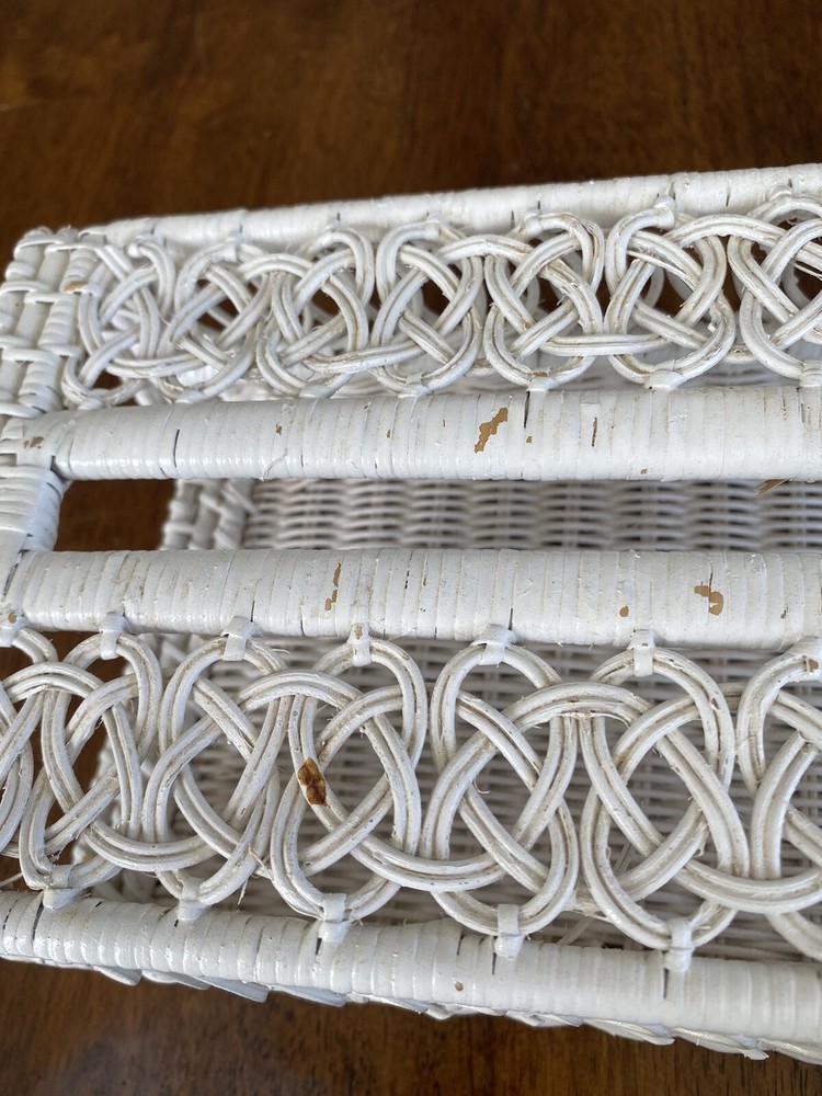 VINTAGE White Wicker Rectangular Tissue Box Holder Cover BOHO Shabby Chic Rustic