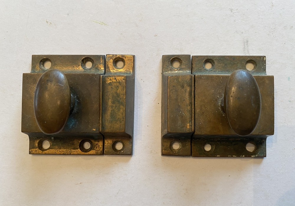 YALE Cupboard/ Cabinet Door Latches- Solid Brass w/ Keepers