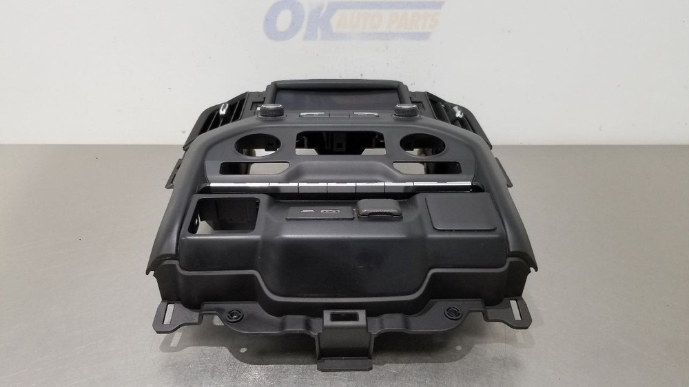 19 CHEVY SILVERADO 1500 RADIO AUDIO DISPLAY WITH CONTROL PANEL 84743971