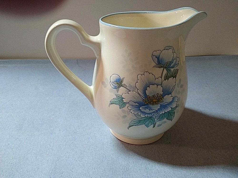 Noritake Peonytime creamer