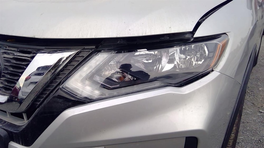 Used Headrest fits: 2019 Nissan Rogue Grade A