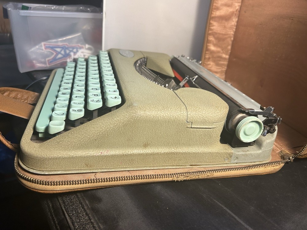 Hermes Rocket typewriter Portable Green
