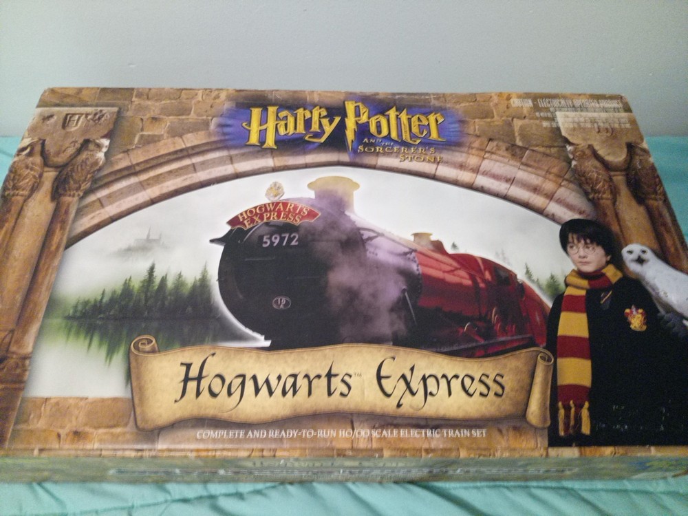 2001 Harry Potter HOGWARTS EXPRESS Bachmann HO Train Set