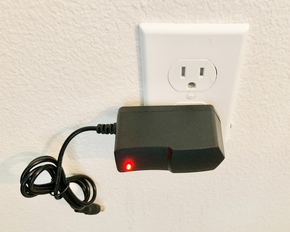 Power Supply/AC Adapter Fender Pedals: Mirror Image Delay, Level Set Buffer