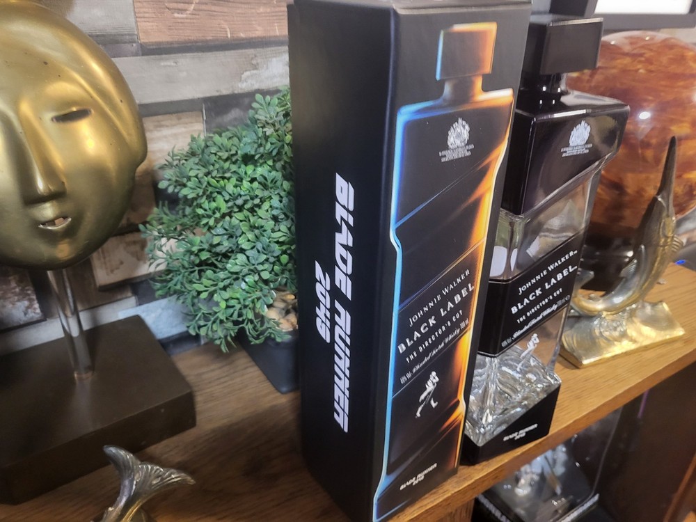 Blade Runner jw whiskey 2049 EMPTY Bottle mint condition.