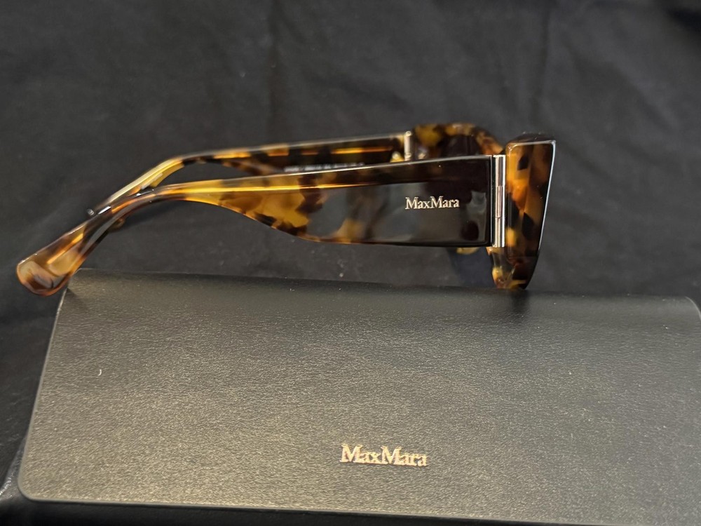 MaxMara Tortoise Cat Eye Sunglasses with Case [COPY]