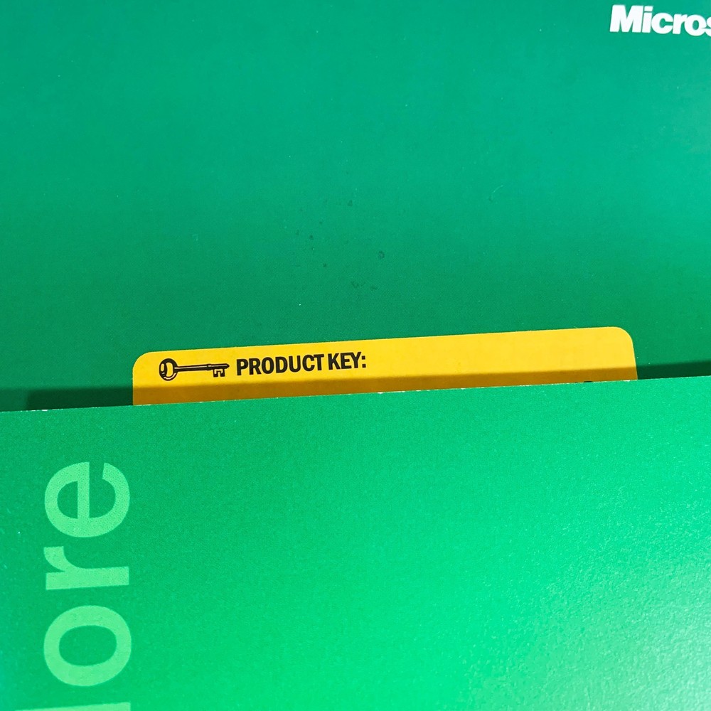 Microsoft Windows XP Home Edition Version 2002 - CD-ROM w/ Product Key