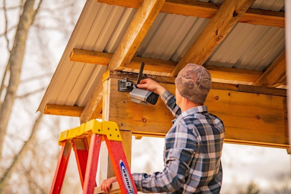 TACTACAM Defend Cellular Security Camera - Wireless Motion Detection -...