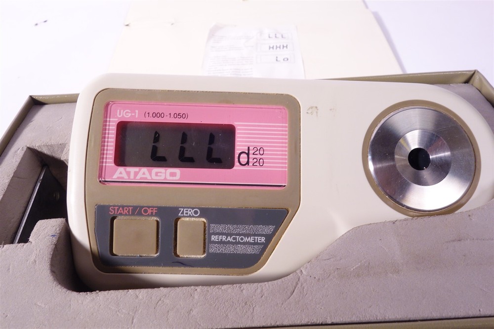 ATAGO UG-1 Refractometer