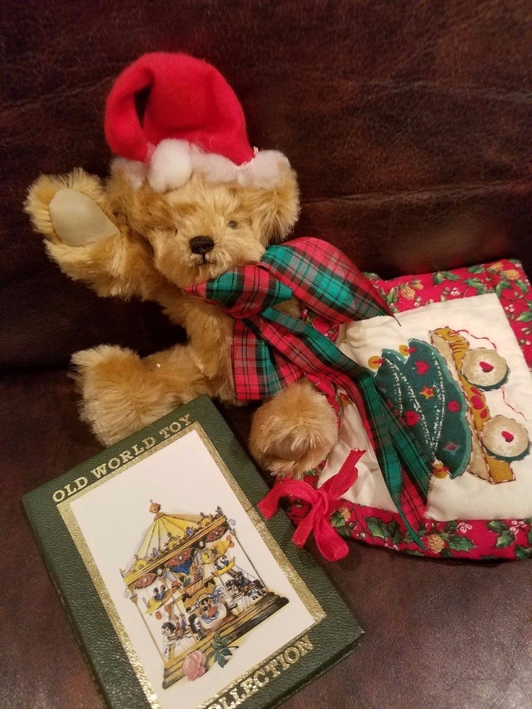 ~Christmas Bear handmade by Joyce Sullivan Need Just a Bear 6" Blanket & Book
