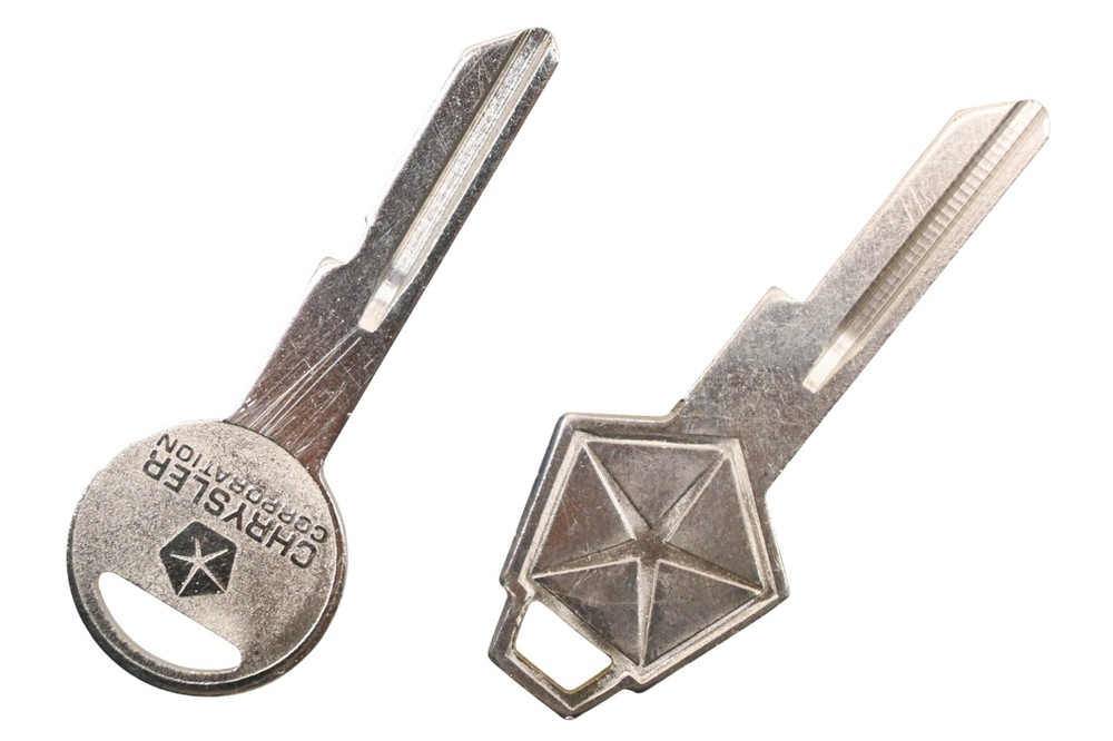 Chrysler 320433, 320514 Blank Key Kit NOS