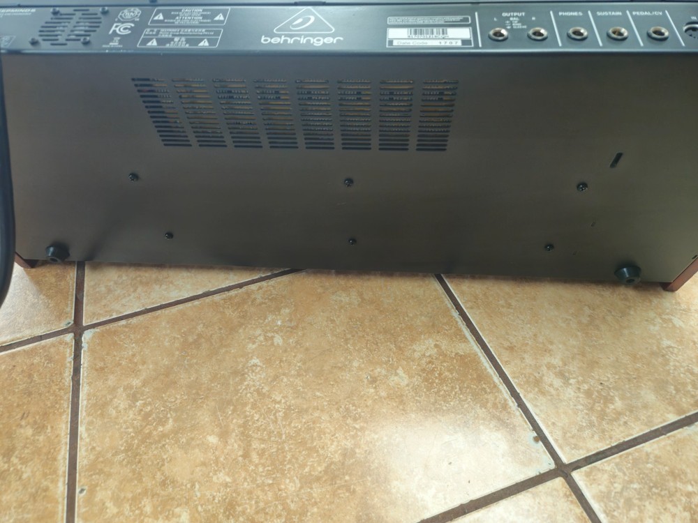 Behringer DEEPMIND6 Analog 6 Voice Polyphonic Synthesizer