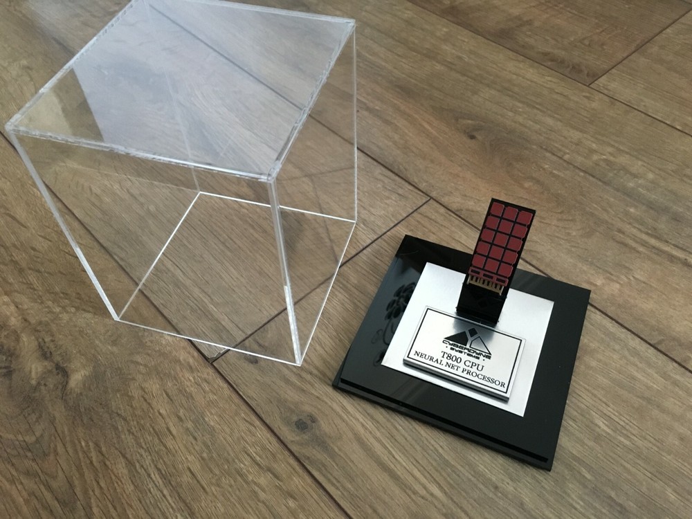 Terminator T-800 CPU Brain Chip' Chip Prop Replica with Display Case