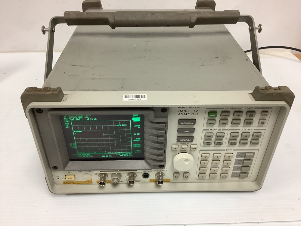 HP 8591c Spectrum Analyzer 9kHz - 1.8 GHz *POWER ON* * ACCESSORIES*