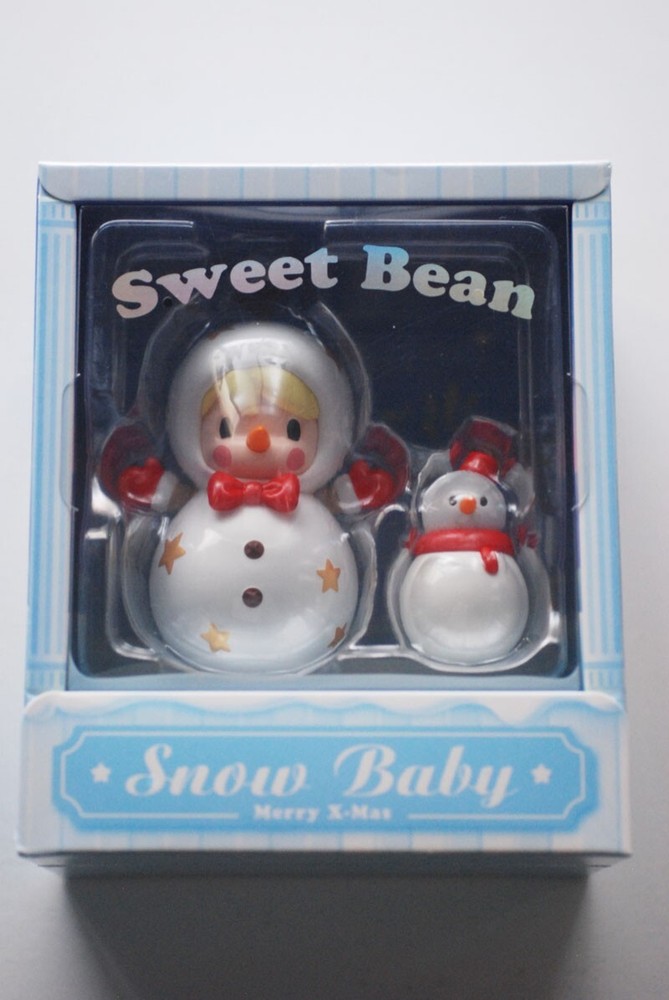 Pop Mart Sweet Bean Snowman figurine