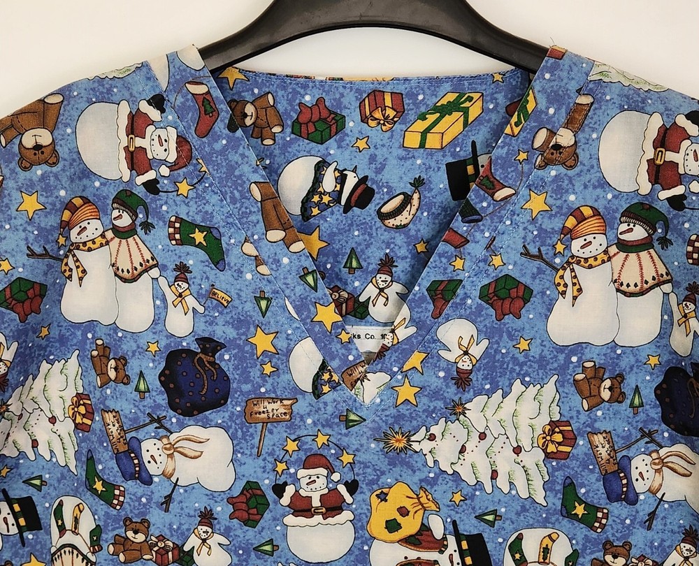 Christmas Scrub Top Size L Blue Short Sleeve Pullover Snowmen
