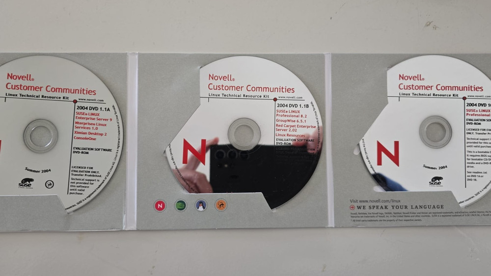 Novell SUSE Linux Enterprise Server 9 Linux Pro 8.2 and 9.1 --- 3 DVD set