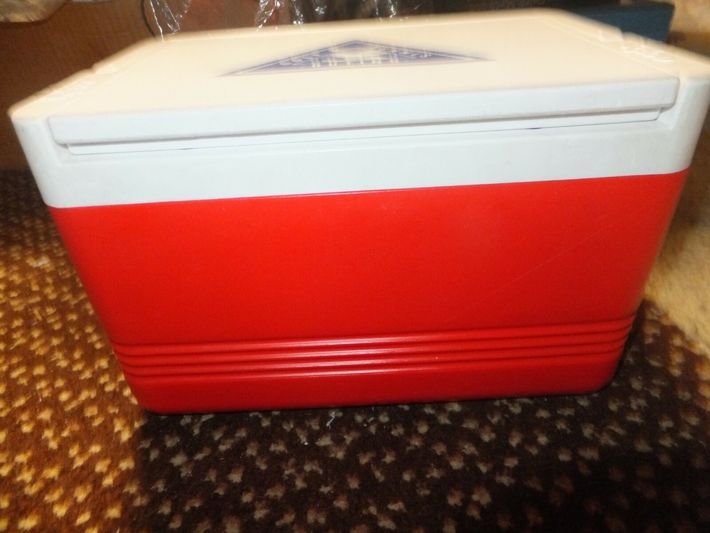 Igloo Legend Six Packer Cooler Red White NICE